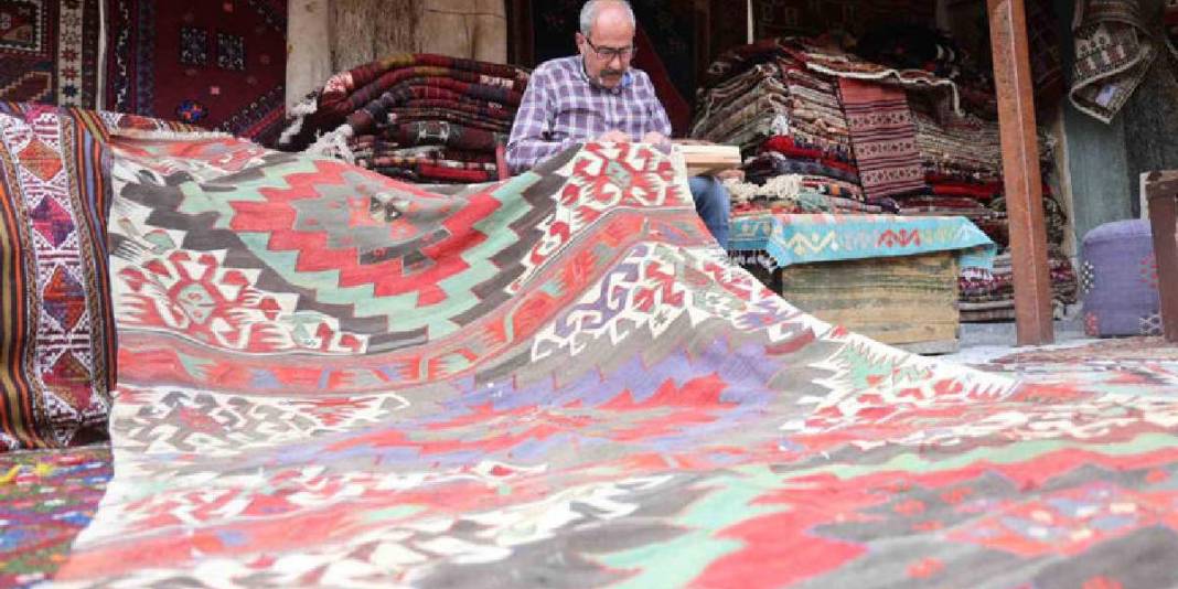 Eski ve antika halılar Kapadokya'da hayata tutunuyor! Ustalar ekonomiye katkı sağlıyor 1